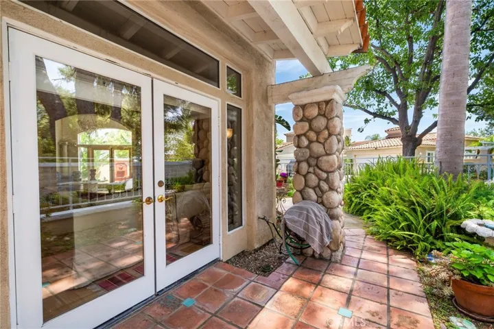 One of 3 patio areas.