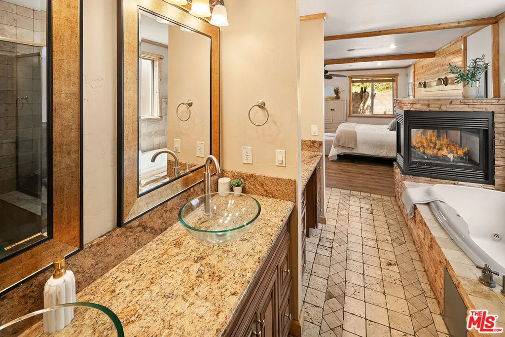 511 Lakewood Lane, Big Bear, California 92315 home-pic-40