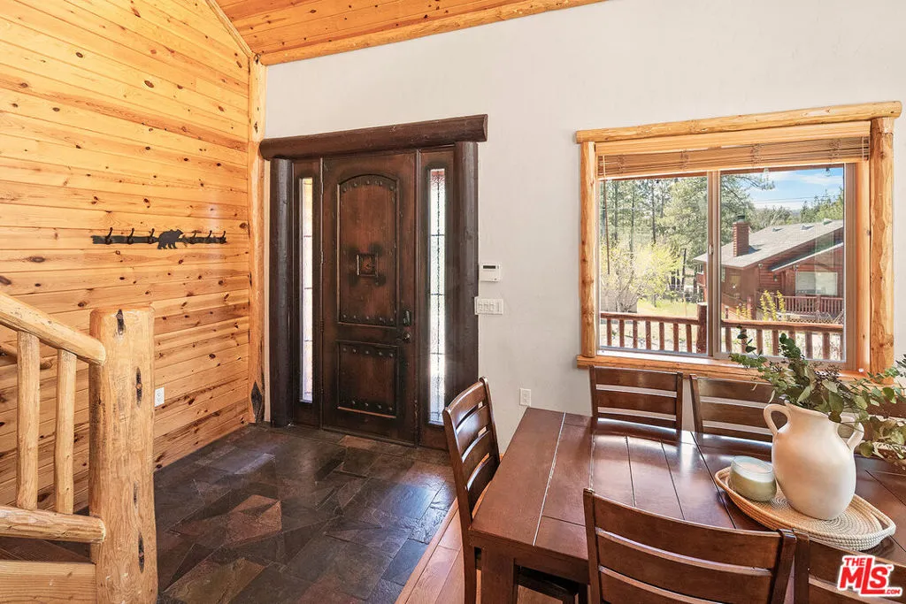 511 Lakewood Lane, Big Bear, California 92315 home-pic-11