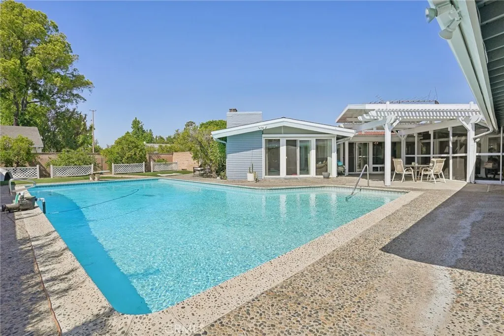 994 N Cleveland Street, Orange, California 92867 home-pic-12