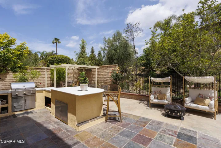 Outdoor Kitchen