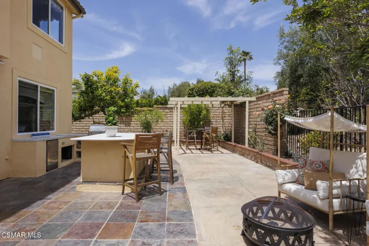 Outdoor Kitchen