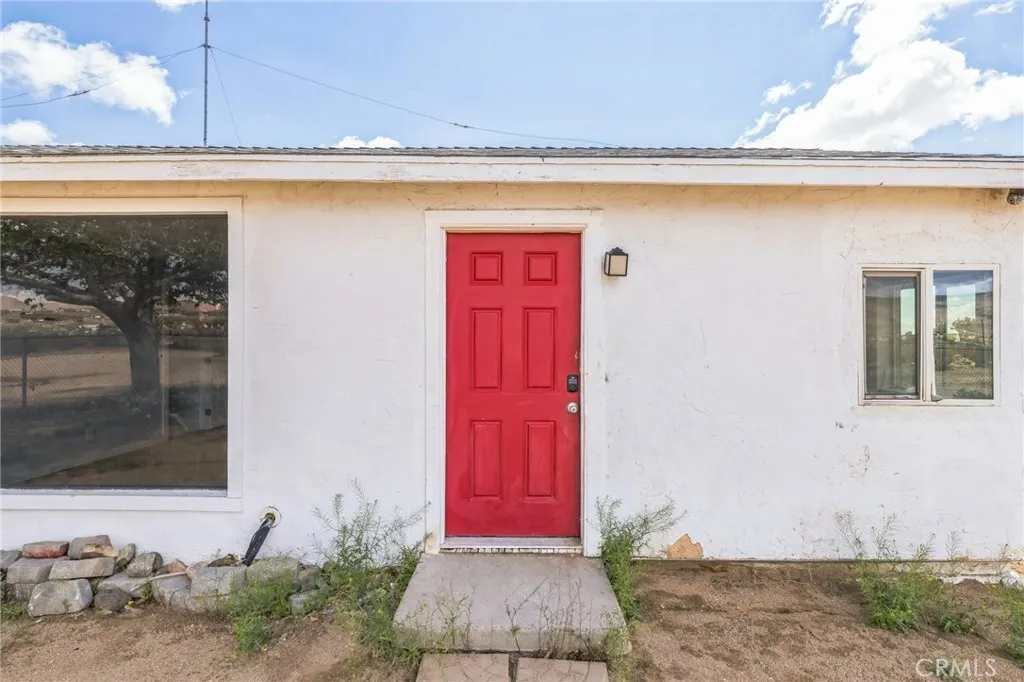 1561 Old Woman Springs Road, Yucca Valley, California 92284 home-pic-0