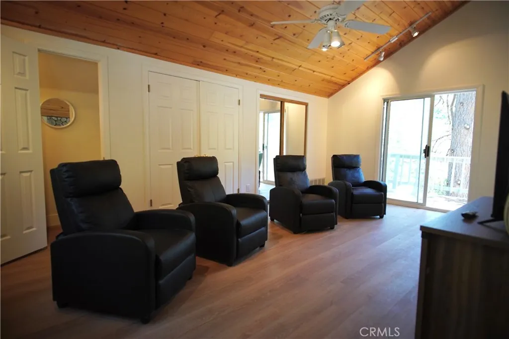 319 Dorn Drive, Crestline, California 92325 home-pic-15
