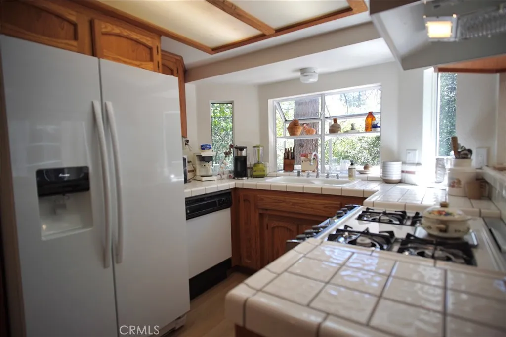 319 Dorn Drive, Crestline, California 92325 home-pic-6
