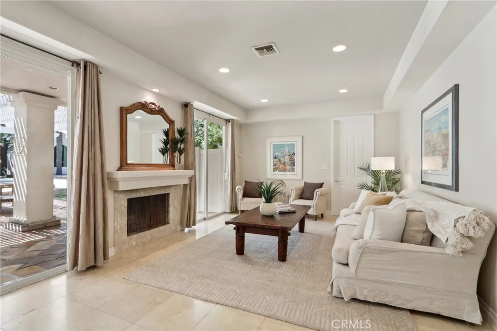 5347 Hinton Avenue, Woodland Hills, California 91367 home-pic-22