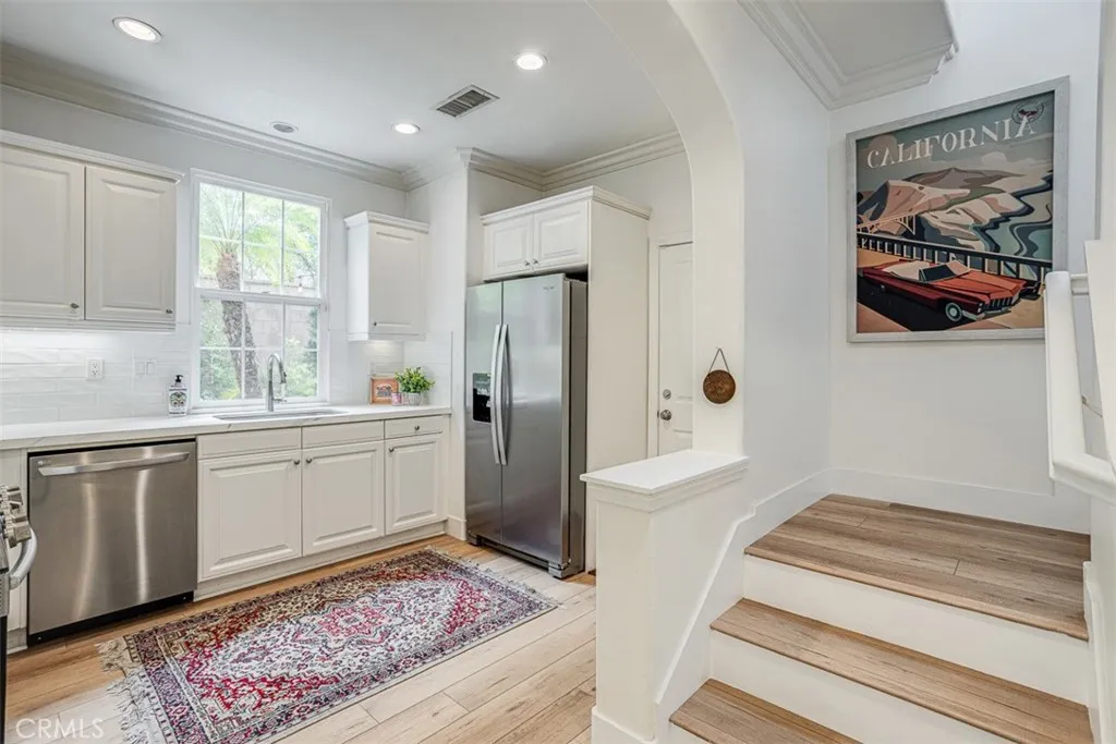 86 Canyoncrest, Irvine, California 92603 home-pic-16