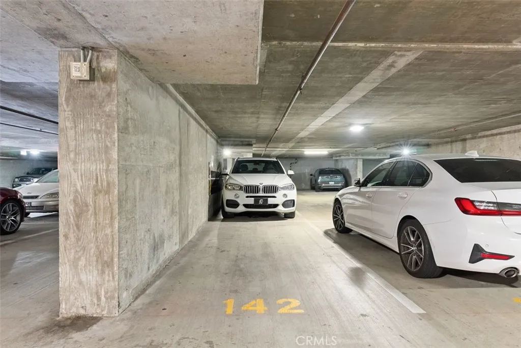 388 E E. Ocean  home-pic-9