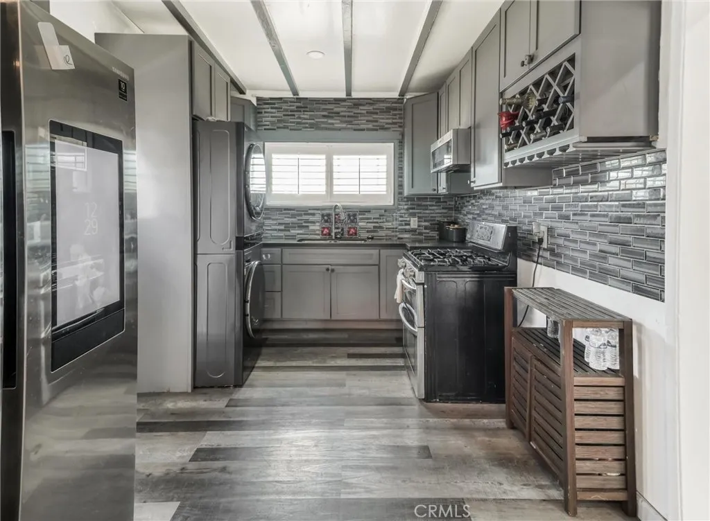 1401 W 165th Street, Compton, California 90220 home-pic-7