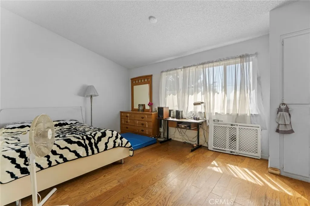 14881 Hawthorne Avenue, Fontana, California 92335 home-pic-22