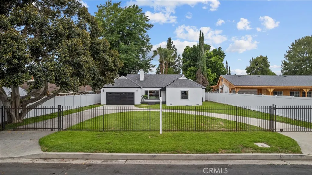 7307 Forbes Avenue, Lake Balboa, California 91406 home-pic-2