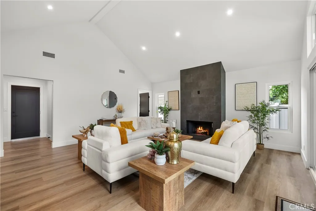 7307 Forbes Avenue, Lake Balboa, California 91406 home-pic-25