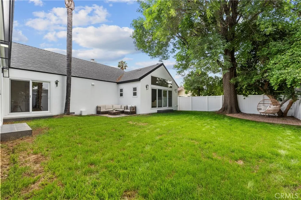 7307 Forbes Avenue, Lake Balboa, California 91406 home-pic-44