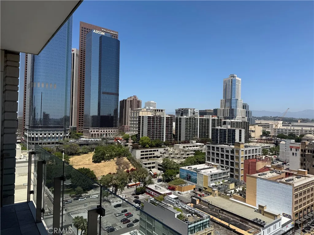 400 S Broadway 2004, Los Angeles, California 90013 home-pic-34