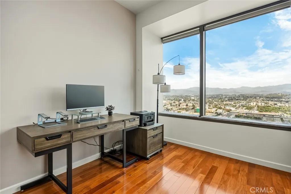 1100 Wilshire Boulevard 3005, Los Angeles, California 90017 home-pic-2