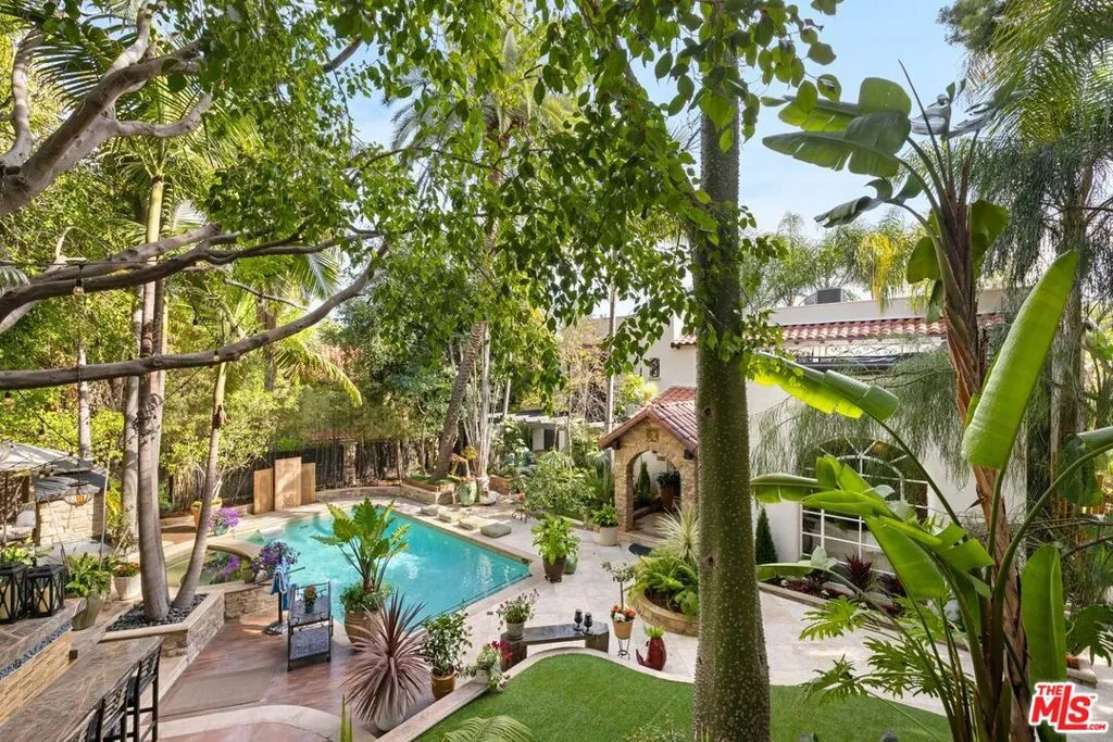 2276 La Granada Drive, Los Angeles, California 90068 home-pic-4