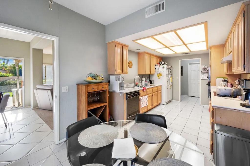 48125 Via Hermosa, La Quinta, California 92253 home-pic-12