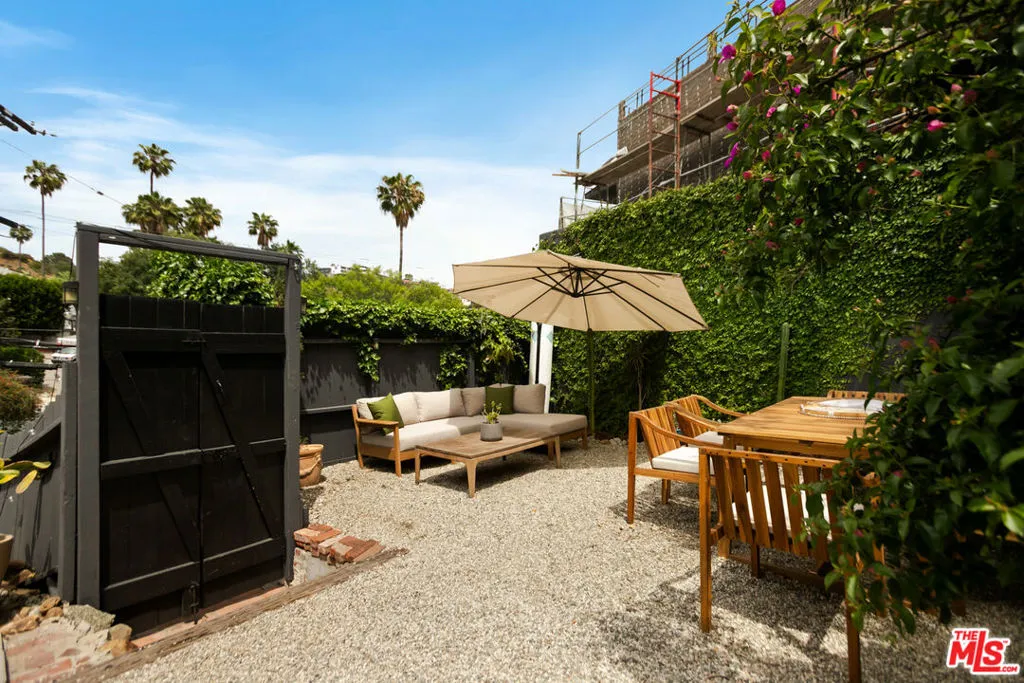 2251 N Cahuenga Boulevard, Los Angeles, California 90068 home-pic-30