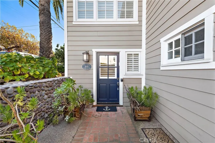 1855 Glenneyre Street, Laguna Beach, California 92651