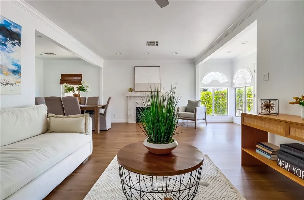 12506 Emelita Street, Valley Village, California 91607 home-pic-14