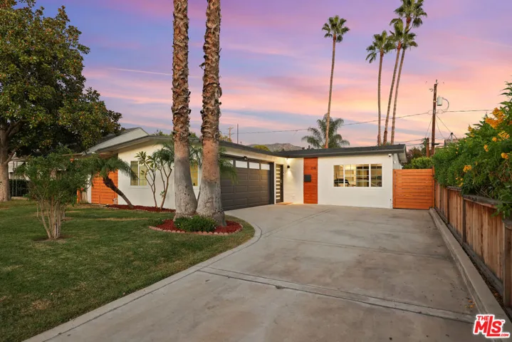 1318 N Beachwood Drive, Burbank, California 91506