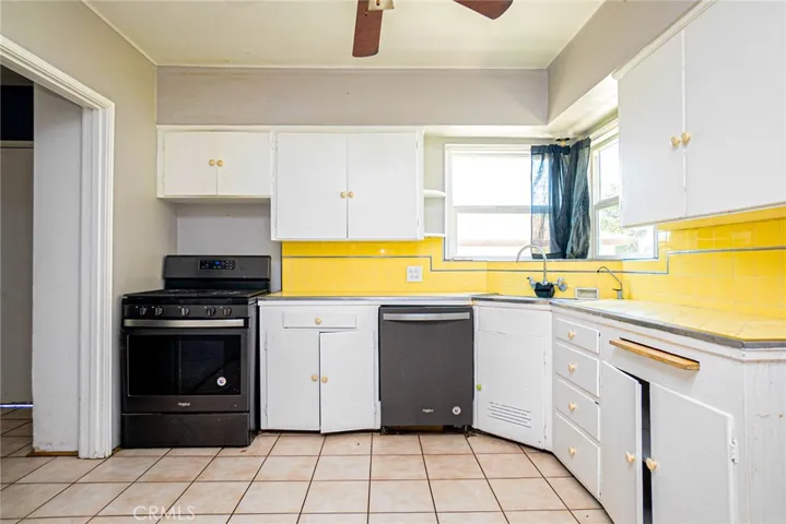 987 W 23rd Street, San Bernardino, California 92405