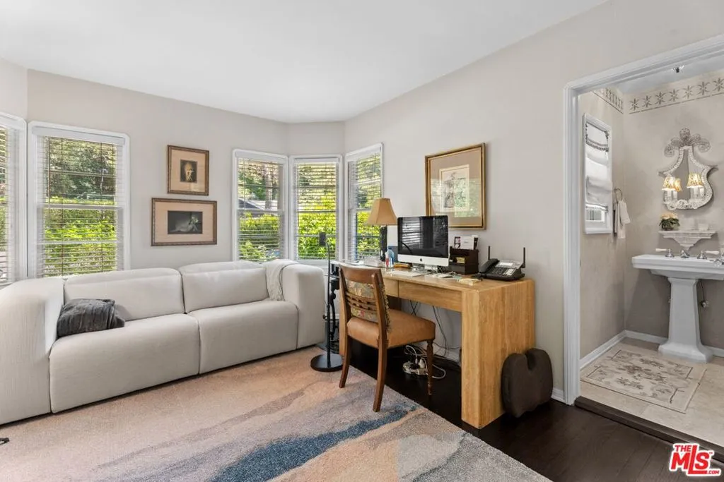 925 Chantilly Road, Los Angeles, California 90077 home-pic-13