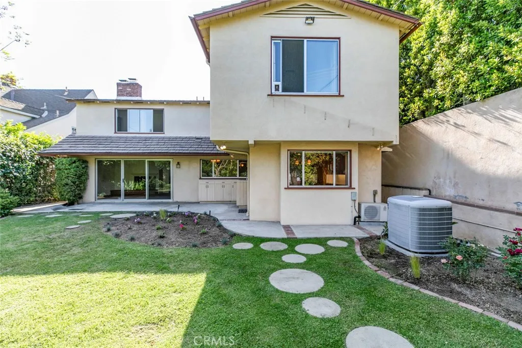 1558 Hillcrest Avenue, Glendale, California 91202 home-pic-48