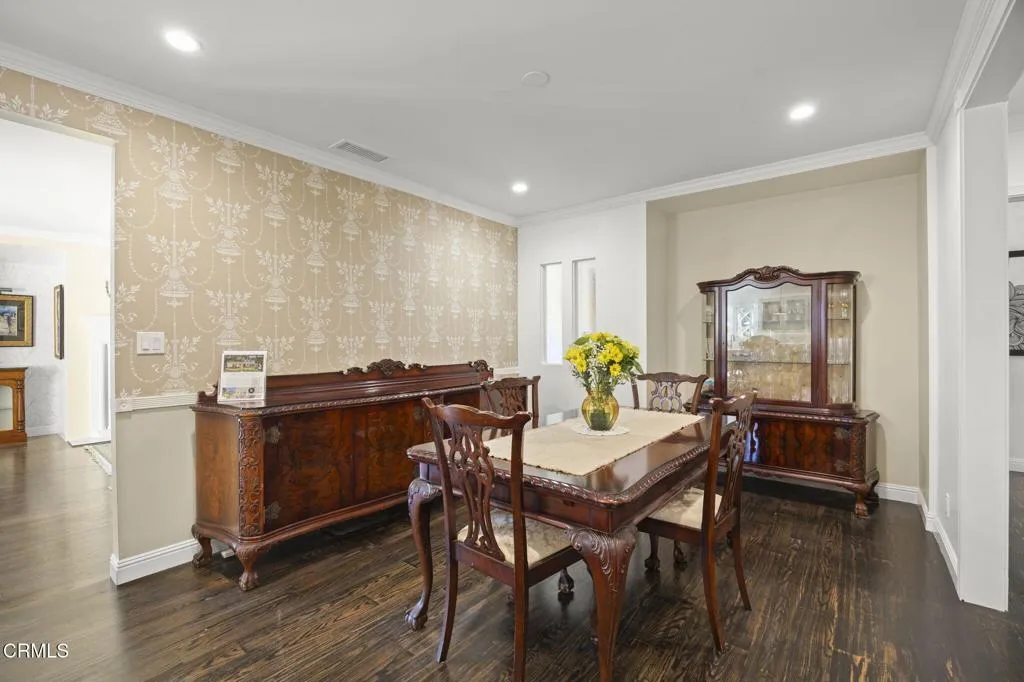 366 Court Avenue, Ventura, California 93003 home-pic-10