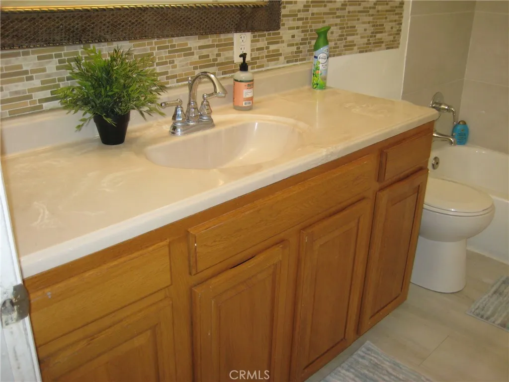 13419 Stanbridge Avenue, Bellflower, California 90706 home-pic-11