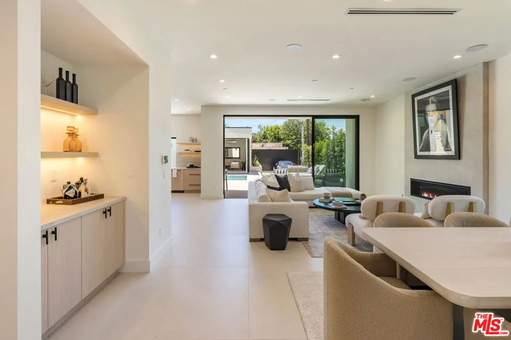 2115 Walnut Avenue, Venice, California 90291 home-pic-8