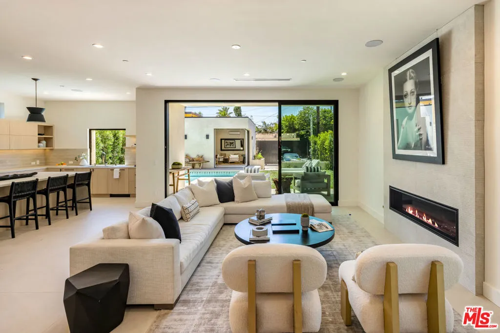 2115 Walnut Avenue, Venice, California 90291 home-pic-11