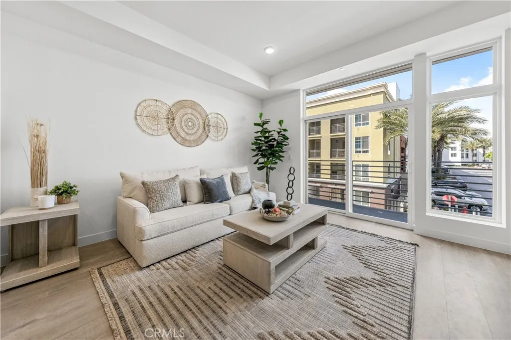 168 S Monterey Street 211, Alhambra, California 91801 home-pic-3