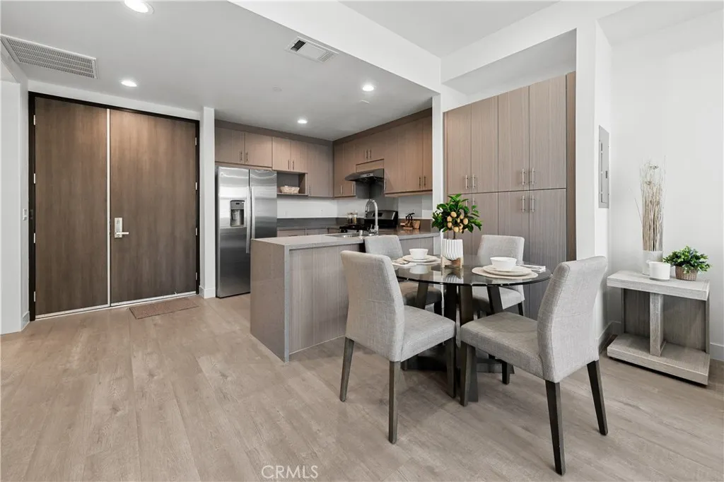 168 S Monterey Street 311, Alhambra, California 91801, 1 Bedroom Bedrooms, ,2 BathroomsBathrooms,Residential,For Sale,Monterey,WS25107930