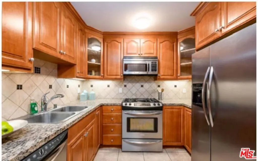 4732 Radford Avenue 11, Valley Village, California 91607 home-pic-9