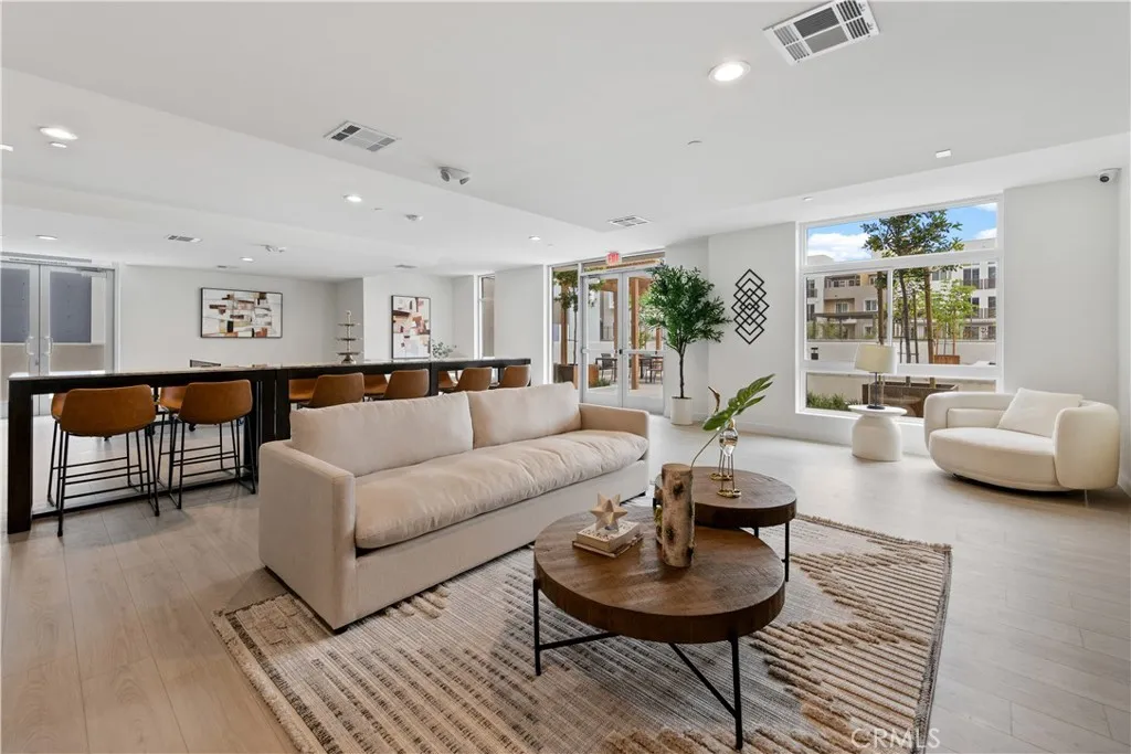 168 S Monterey Street 313, Alhambra, California 91801 home-pic-24