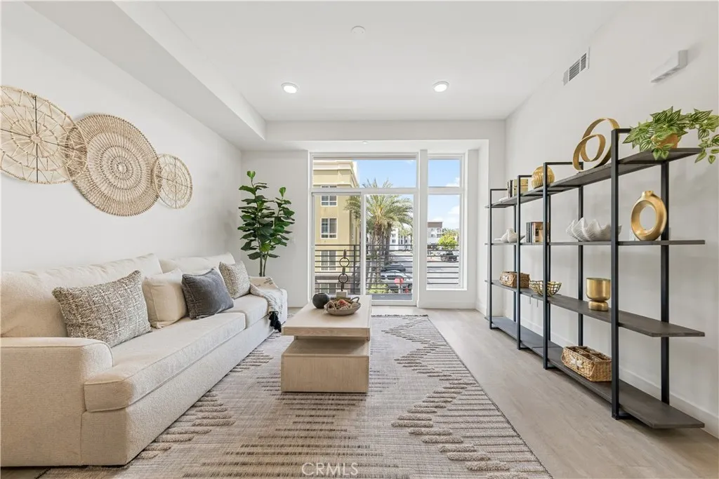 168 S Monterey Street 411, Alhambra, California 91801 home-pic-4
