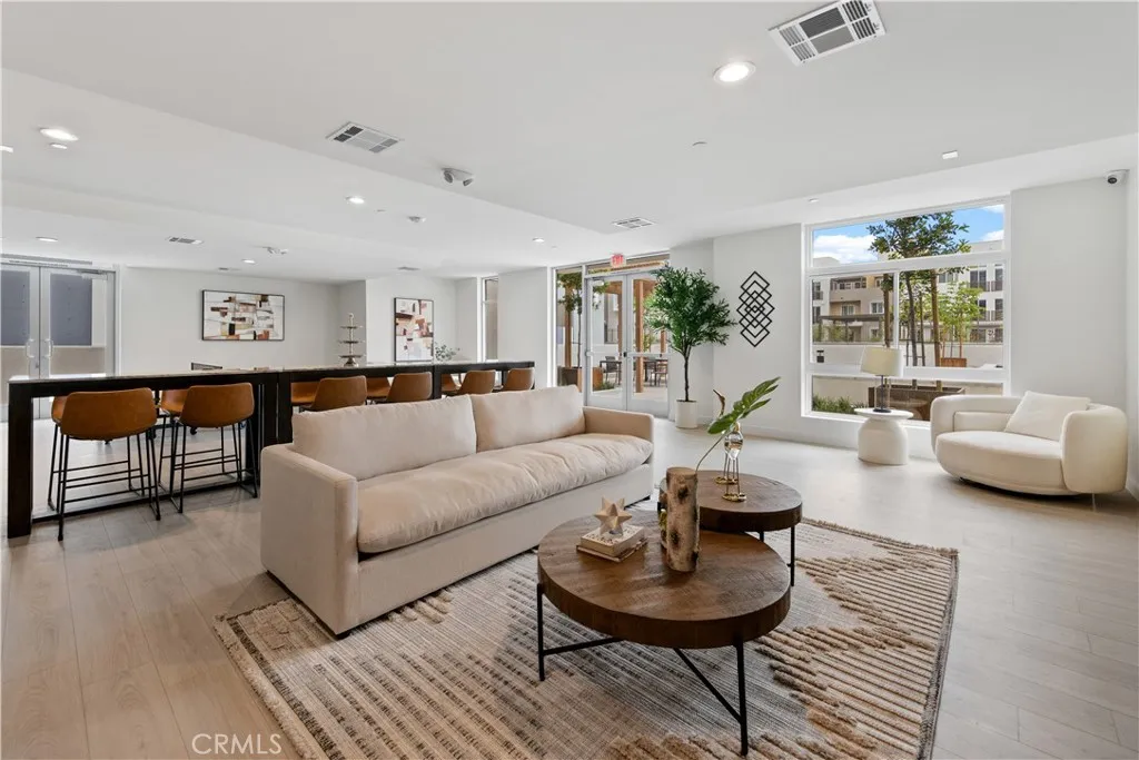 168 S Monterey Street 411, Alhambra, California 91801 home-pic-24