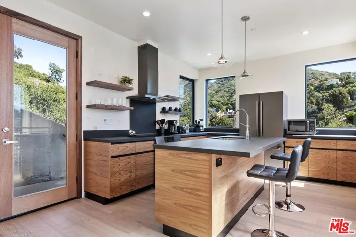 3843 Rambla Pacifico, Malibu, California 90265