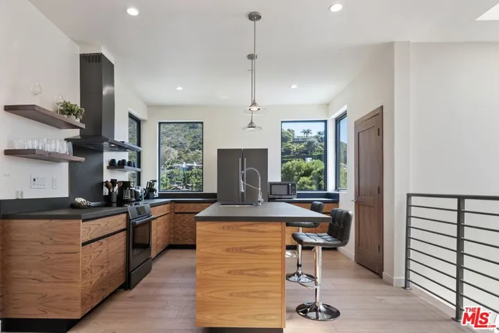 3843 Rambla Pacifico, Malibu, California 90265
