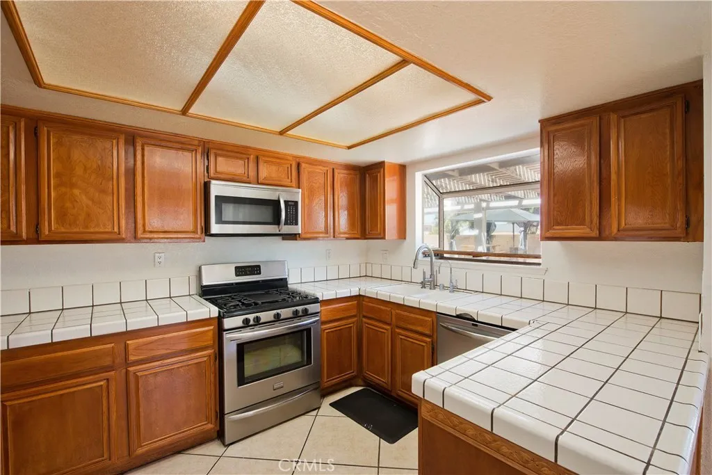 42934 Fenner Avenue, Lancaster, California 93536 home-pic-11