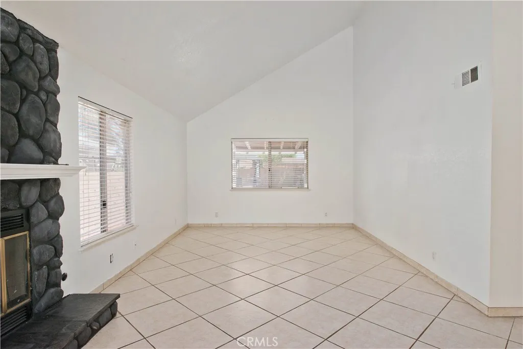 42934 Fenner Avenue, Lancaster, California 93536 home-pic-5