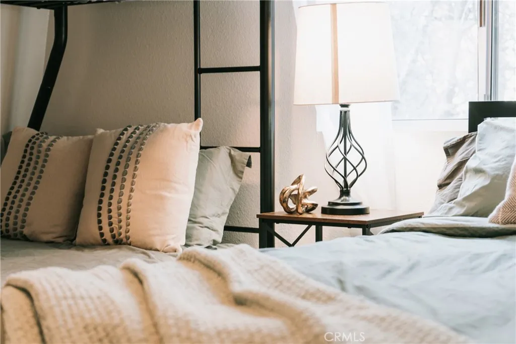 753 Maple Lane, Sugarloaf, California 92386 home-pic-26