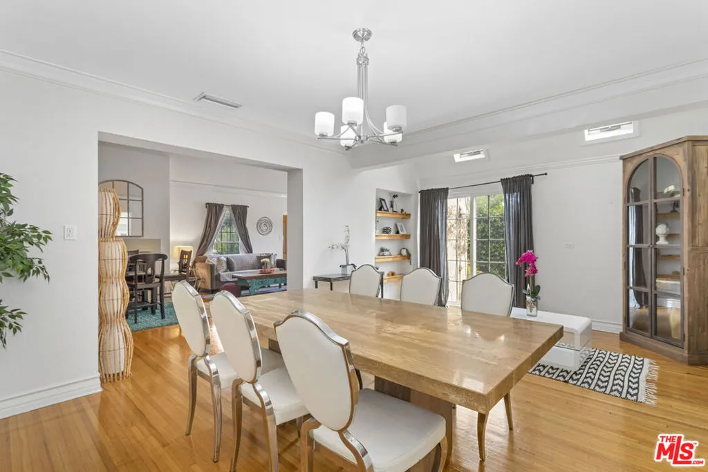 101 N Laurel Avenue, Los Angeles, California 90048 home-pic-14