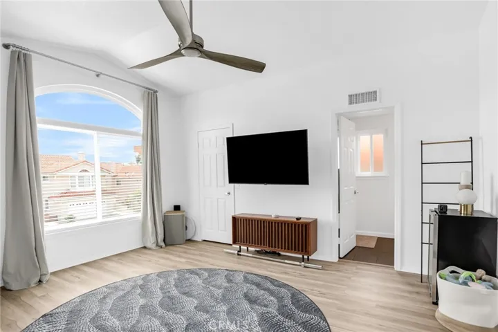 4th Bedroom (2nd En-Suite w/ Walk-in Closet & Private Bathroom)