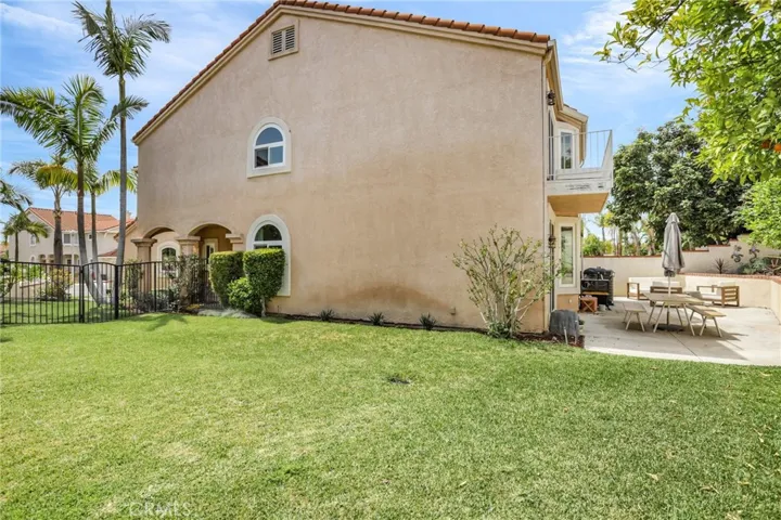 Oversized Flat Yard