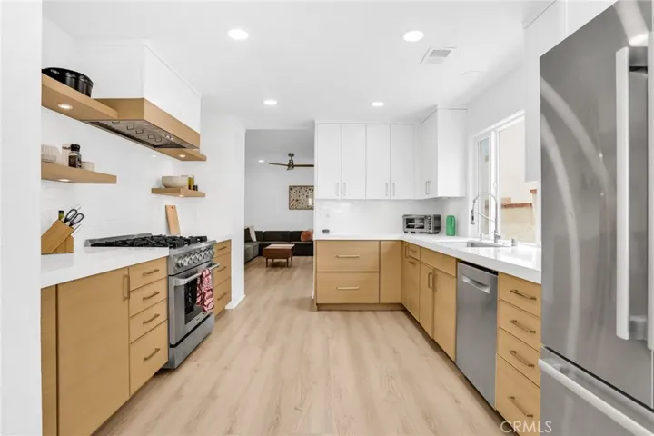 Remodeled Kitchen w/ Stainless Appliances