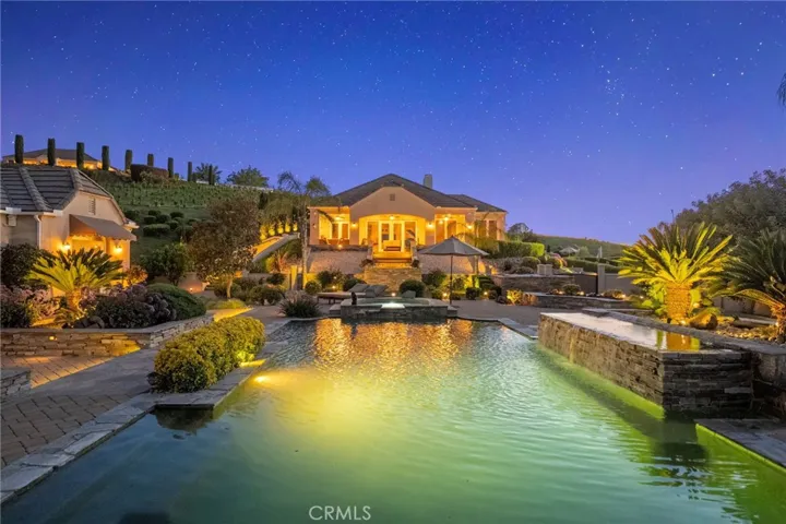 Guest House overlooking pool and spa