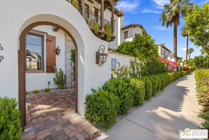 287 S Cahuilla Road, Palm Springs, California 92262