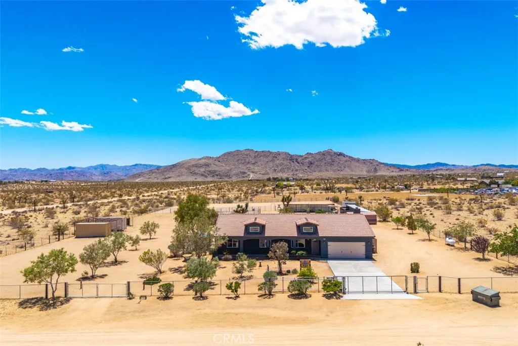 60849 Duvall Drive, Joshua Tree, California 92252 home-pic-1